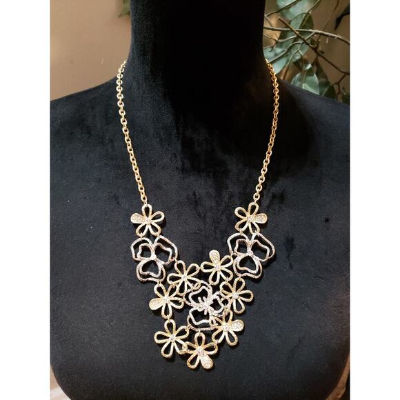 Womens Two Tone Encrusted Crystal Hollow Out Metal Flowers Statement Necklace - Picture 3 of 6